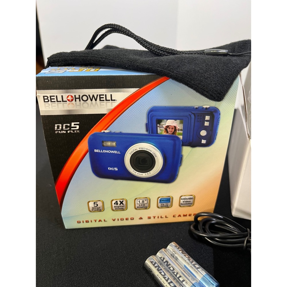 Bell+Howell DC5 Fun Flix Digital Camera Red Open Box Kit Y2K Digicam Toy Camera
